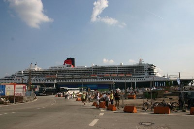 Queen Mary 2 im Hafen