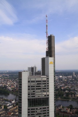 Blick von der Aussichtsplattform auf die Commerzbank