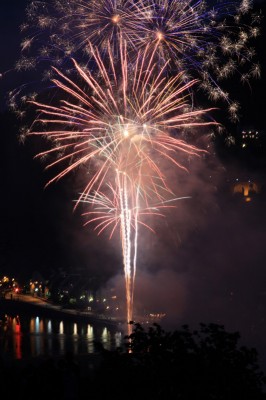 Feuerwerk über dem Neckar