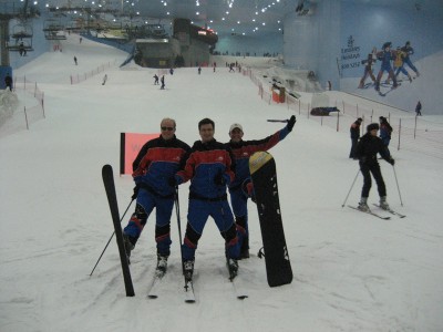 Drei der vier Skifahrer