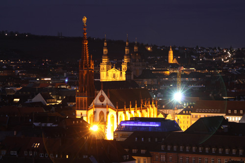 Würzburger Marienkapelle bei Nacht
