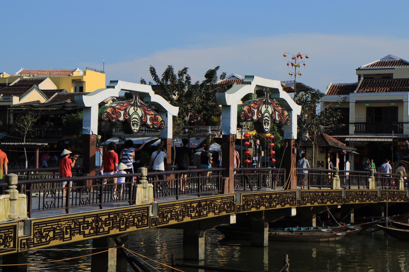 Die Brücke, die die Altstadt und das chinesische Viertel miteinander verbindet.