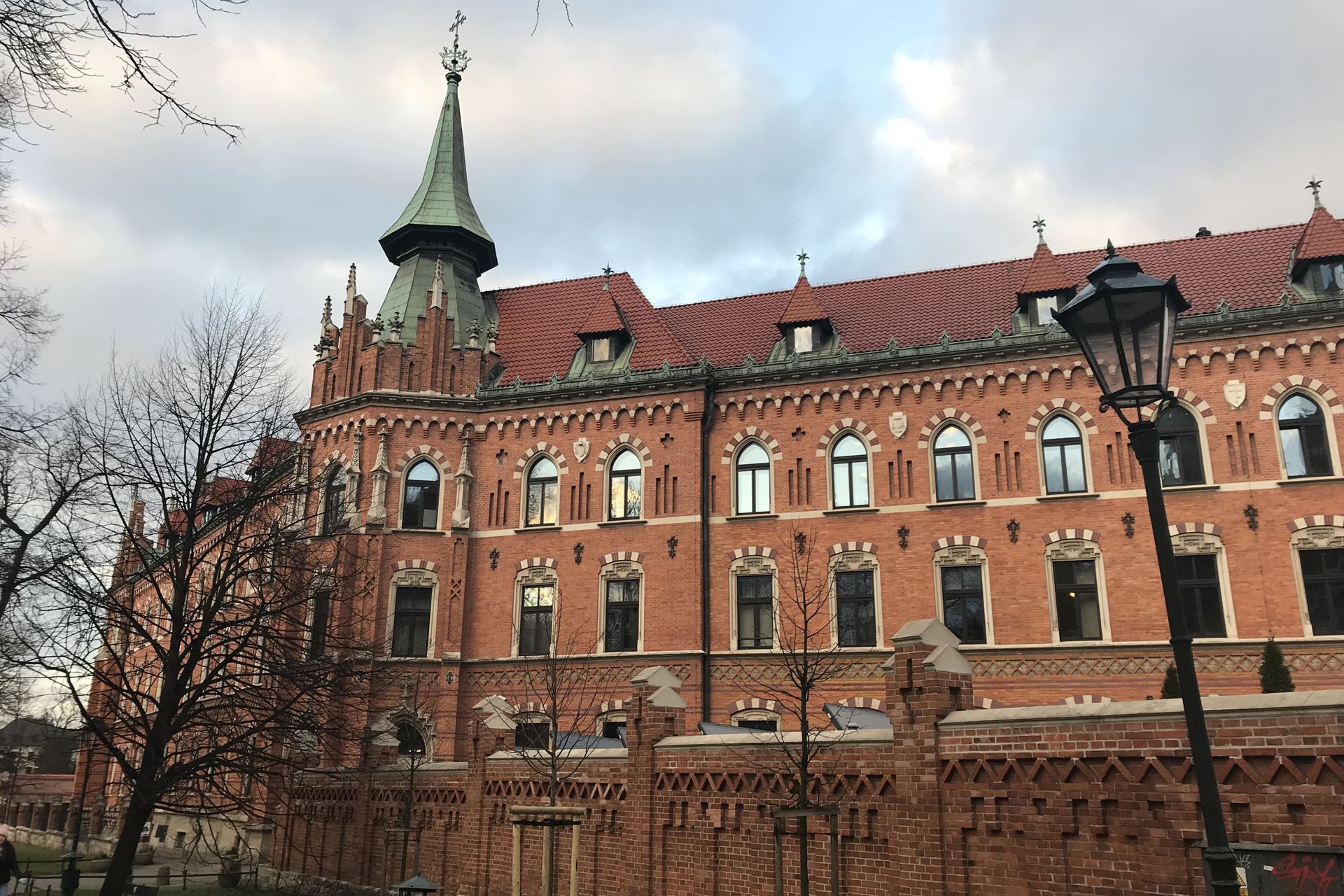 Da die Altstadt von Krakau nicht bombardiert wurde, findet man unzählige tolle Gebäude in der ganzen Stadt.