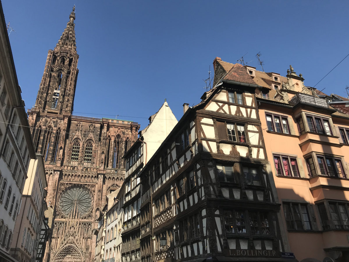 Das Straßburger Münster markiert weithin gut sichtbar das Zentrum.