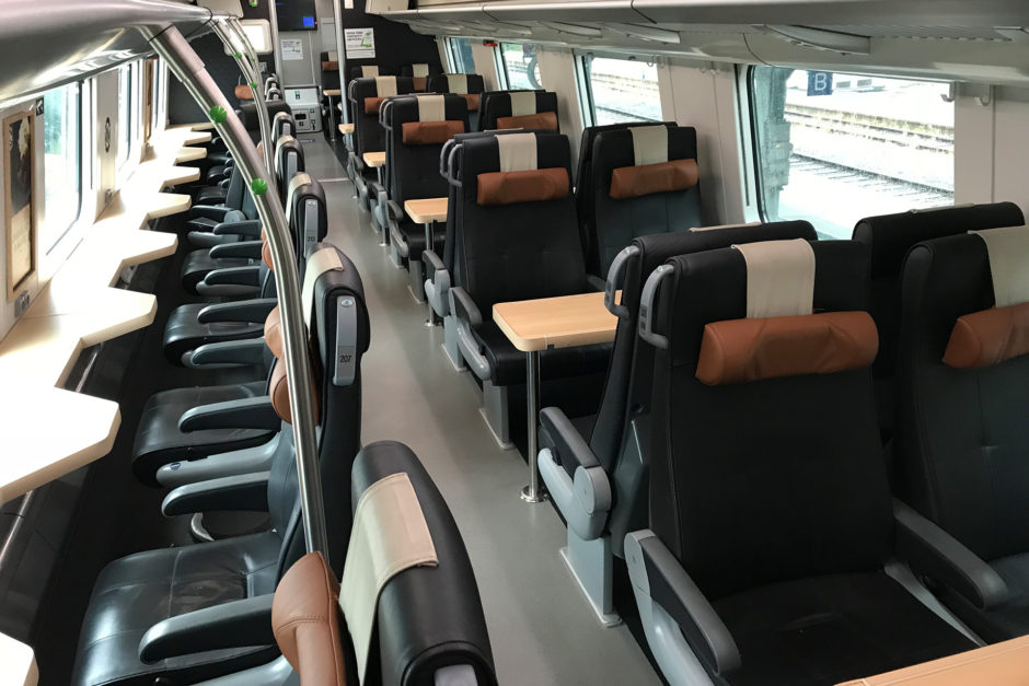 Kleiner Einschub: so sieht die Extra-Klasse im InterCity aus. Die Sitze findet man über dem Restaurant.