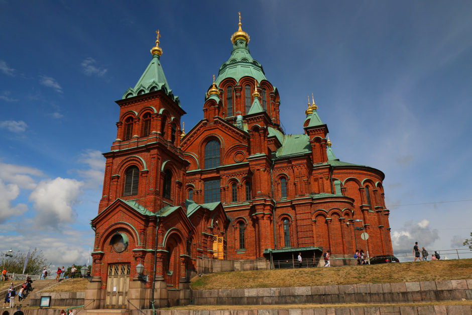 Die Orthodoxe Kirche in Helsinki. Ein klein wenig höher als die Evangelische Weiße Kathedrale.