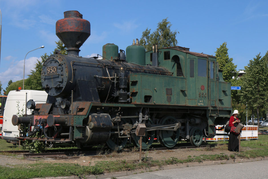 Am Bahnhof in Joensuu findet man eine alte Dampflok.
