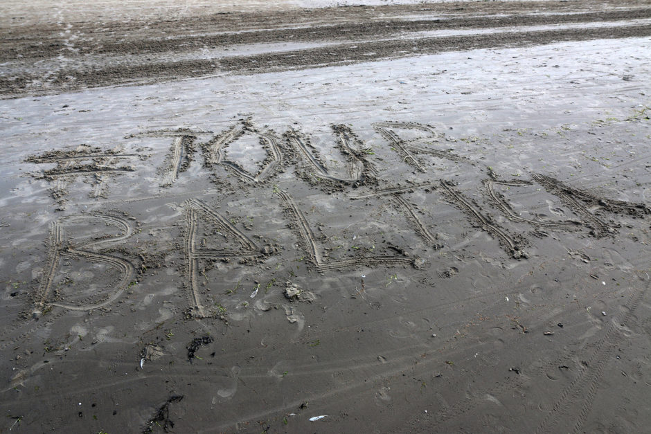 Hier hatte ich versucht, den Hashtag der Reise lesbar in den Strand zu schreiben. Sagen wir mal so: der Wille zählt...
