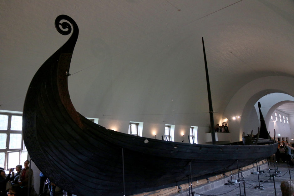 Eins der Wikinger-Schiffe im Museum.