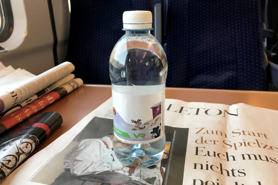 Die süße kleine Wasserflasche aus dem Finnischen Nachtzug war ab Turku mein ständiger Begleiter.