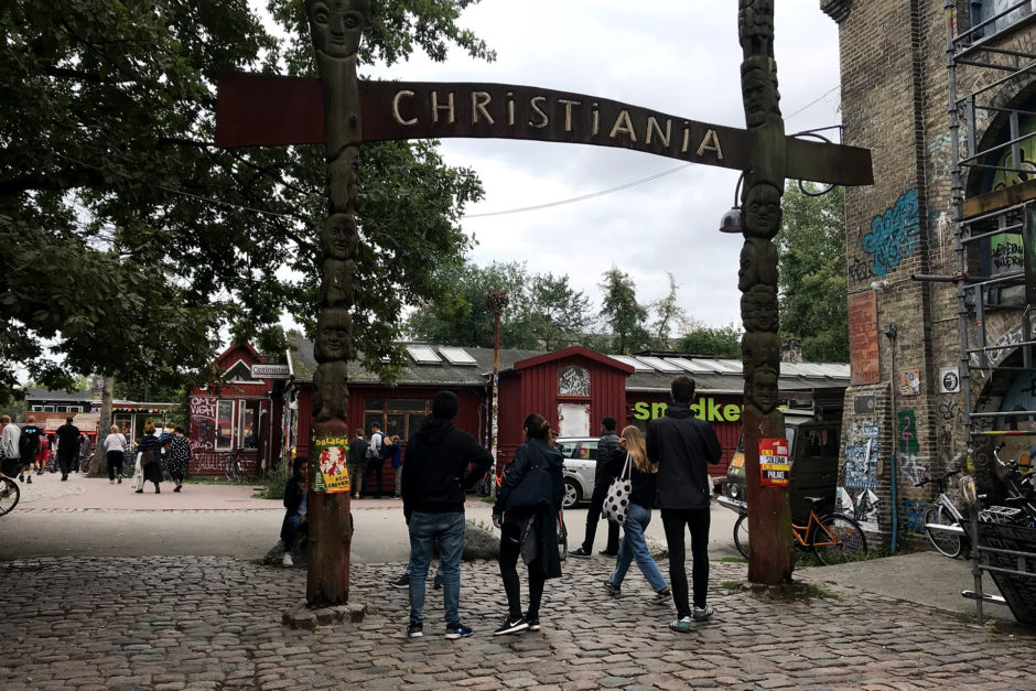 In der Freistadt Christiania ist fotografieren nicht so gerne gesehen. Lasst euch also nicht erwischen.