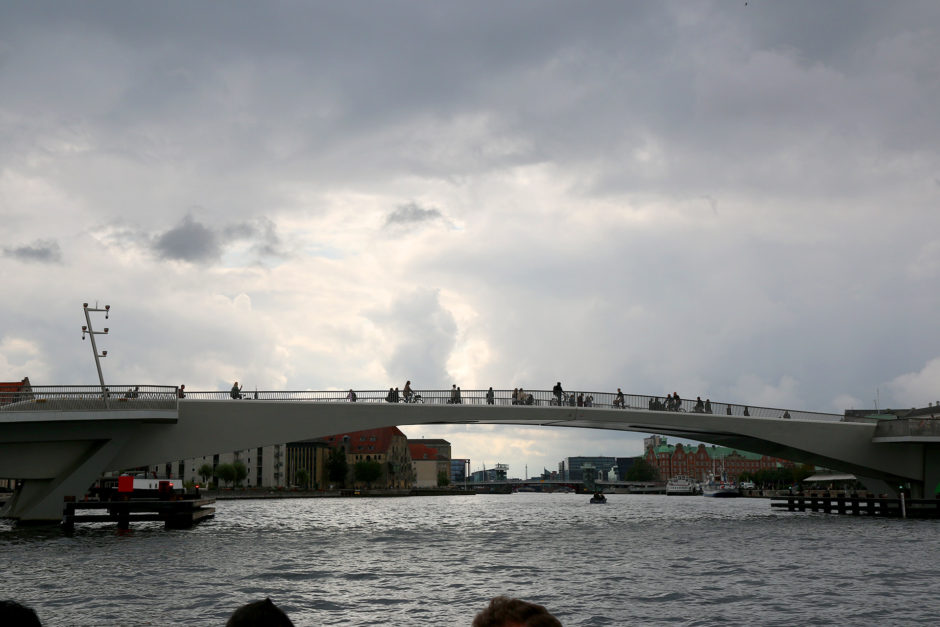 Die innere Hafenbrücke lässt sich aufschieben. Sie soll nach der Öresundbrücke die zweitteuerste in Dänemark sein.