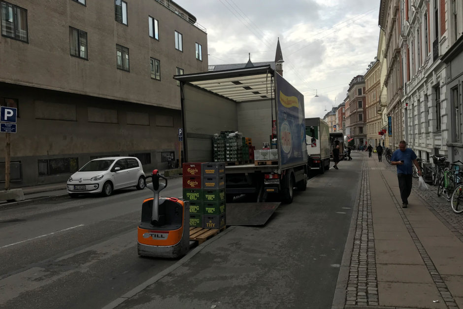 Lieferverkehr in Kopenhagen. Vorbildlich geparkt!