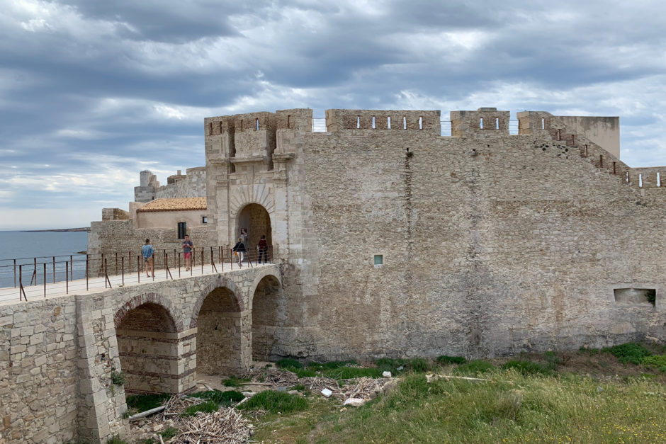 Das Castello Maniace liegt an der Südspitze von Ortygia. 